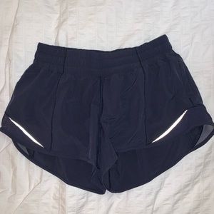 Lululemon hotty hot shorts - Size 4 (Dark purple)